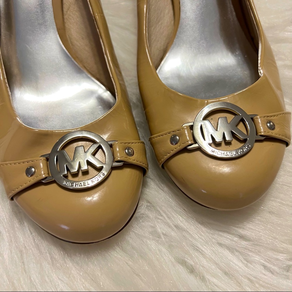 MICHAEL Michael Kors Fulton Leather High Heel Shoes Beige Size 8.5